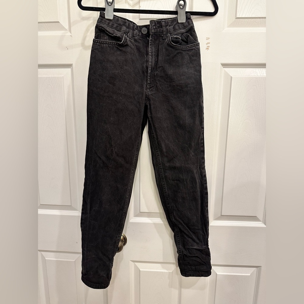 BDG UO High Waist Mom Cuff Jeans Black